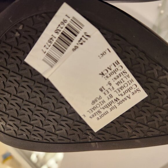 Michael Kors Black Leather " Alina Flex Pumps". NWT. Size 10 - Picture 7 of 9